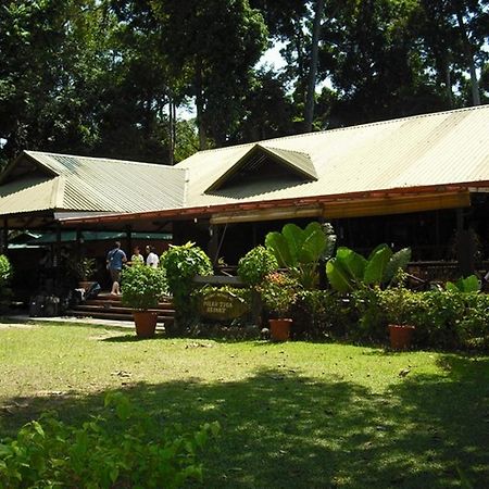 Pulau Tiga Resort Кота-Кинабалу Экстерьер фото